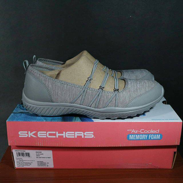 skechers classic fit womens
