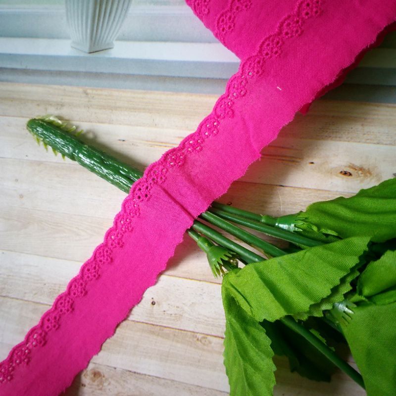 

per meter,renda katun jepang warna fanta lebar 2.5cm.