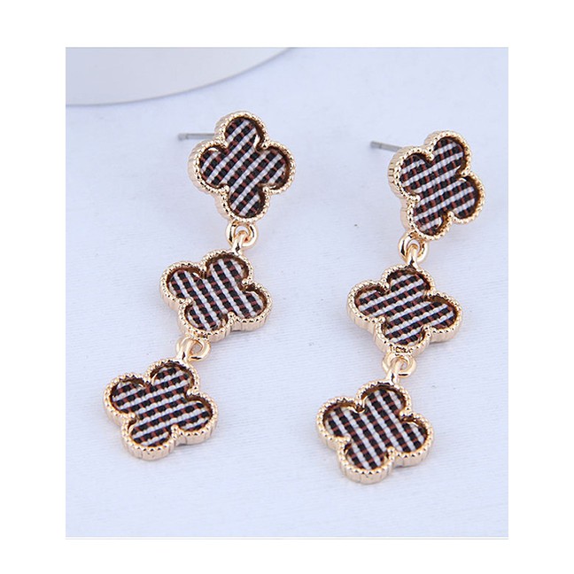 LRC Anting Tusuk Fashion Gold Plum Ear Stud A57426