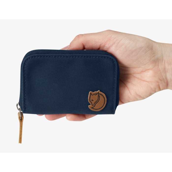 

Dijual Dompet Kartu Fjallraven Zip Card Holder Color Navy Limited