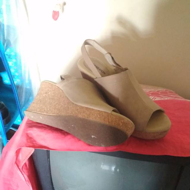Preloved Wedges