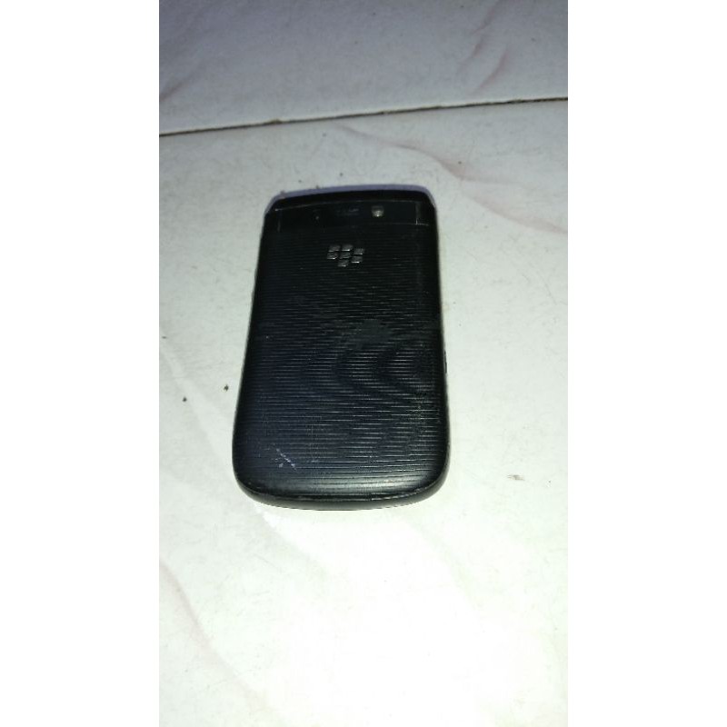 blackberry torch 9800 kondisi hidup,minus layar tidak bisa di sentuh,unit batangan hp dan batre