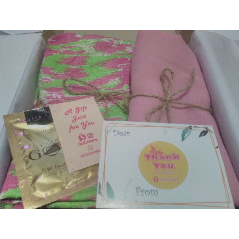 

HAMPERS/GIFTBOX/KADO ULANG TAHUN/ KADO WISUDA/ KADO PERNIKAHAN DASTER KEKINIAN