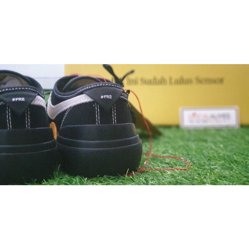 COMPASS FXXKING RABBITS FR2 V2 LOW 43 + Double Box