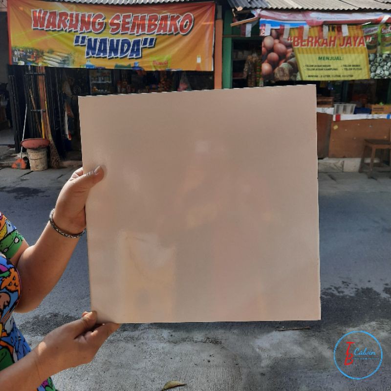 Keramik Lantai 40x40 Putih Polos / Keramik 40x40 putih