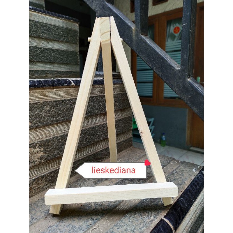 

Mini Easel Stand/Wooden Tripod Tinggi 40cm Sandaran Lukisan dan Tablet Best Quality Product!