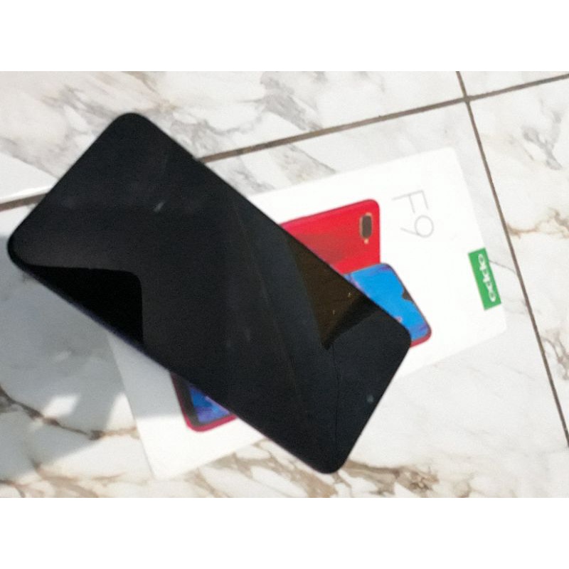 Oppo F9 Matot Bahan