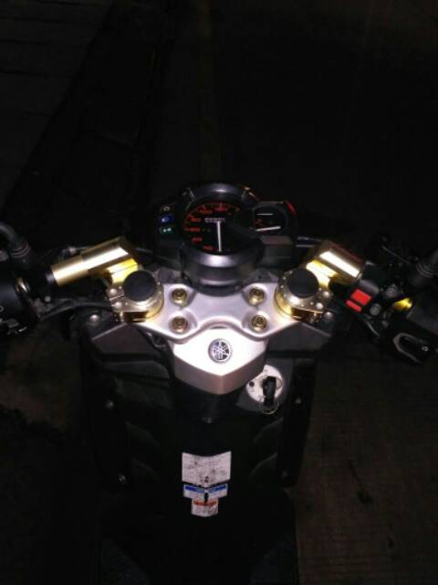 Dudukan raiser  stang jepit vixion/scorpio/xabre/megapro new/verza/CB150R lama/CB150R new/tiger