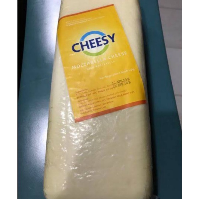 

MOZARELLA CHEESY 2.3 Kg