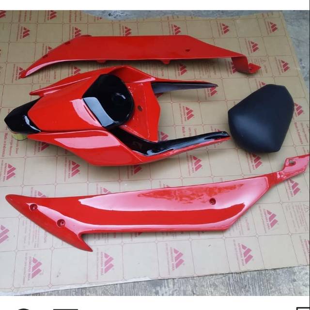 BODY R15 V2 MODEL BODY R1M DAN FAIRING R15 V2 MODEL FAIRING R6