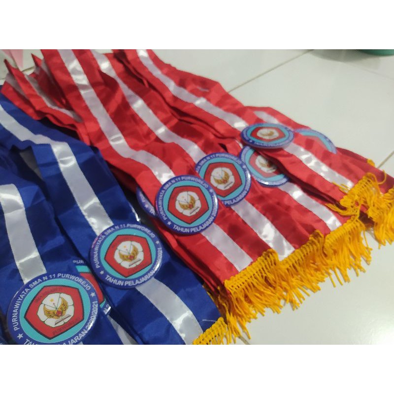 Medali Samir kelulusan wisuda