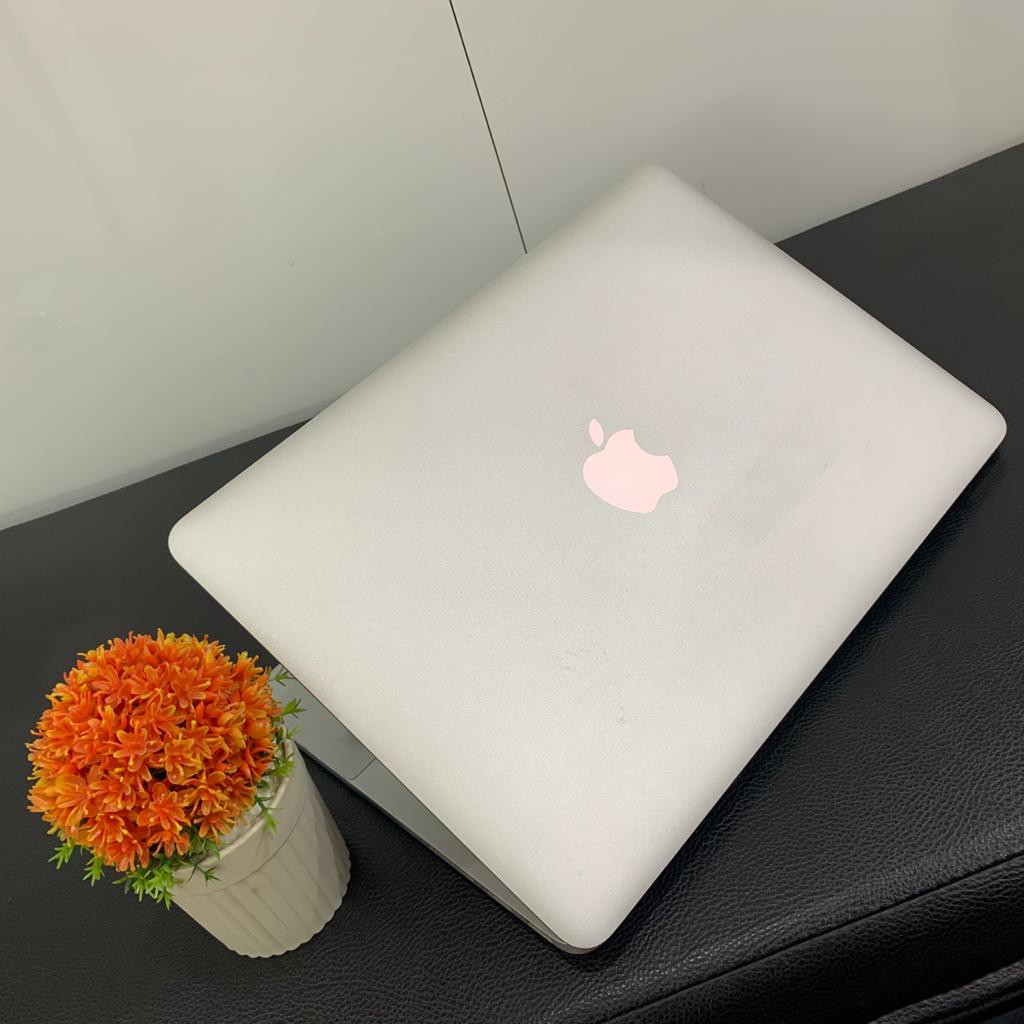 MacBook Pro Retina 13 inch MID 2014 CI5 2.4GHz Ram 8GB SSD 128GB
