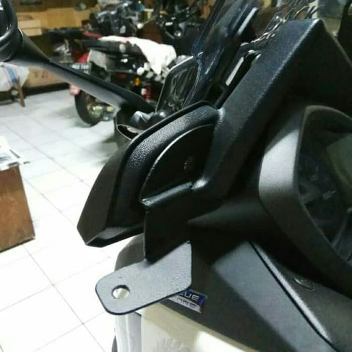 Breket Dudukan lampu Tembak Xmax