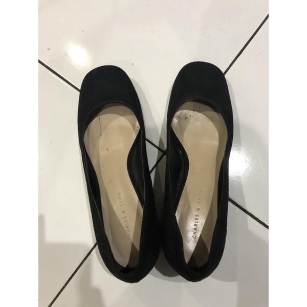sepatu Charles n Keith PRELOVED