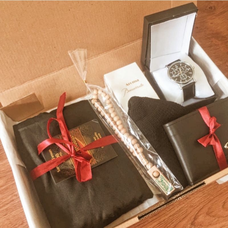 

Hampers Cowok | Kado Ulang Tahun Cowok Murah | Gift Box Cowok | Wisuda Lebaran Cowok Jumatan | by scarfin.official