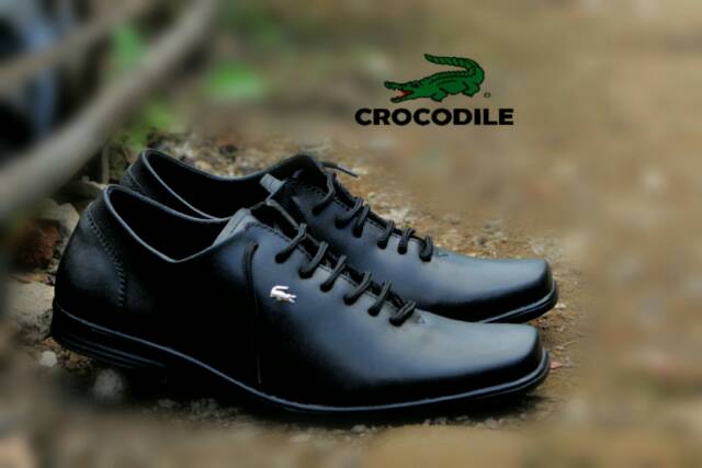 SEPATUPRIA PANTOPEL CROCODILE HITAM SWEDIAN