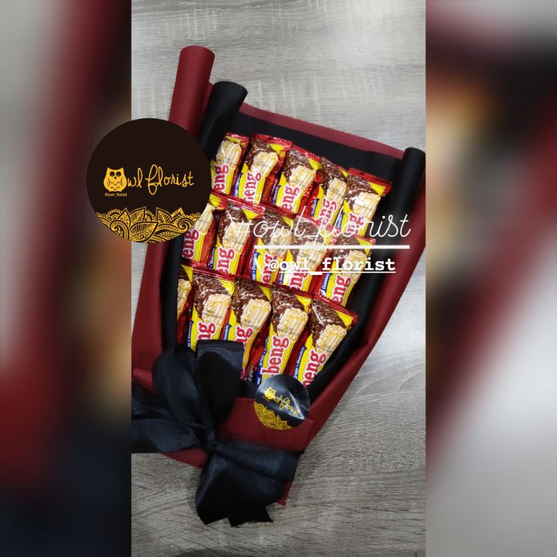 Buket Snack | Bouquet Snack | Buket Jajan Bunga Wisuda Surabaya Murah | Buket Bunga | Owl Florist