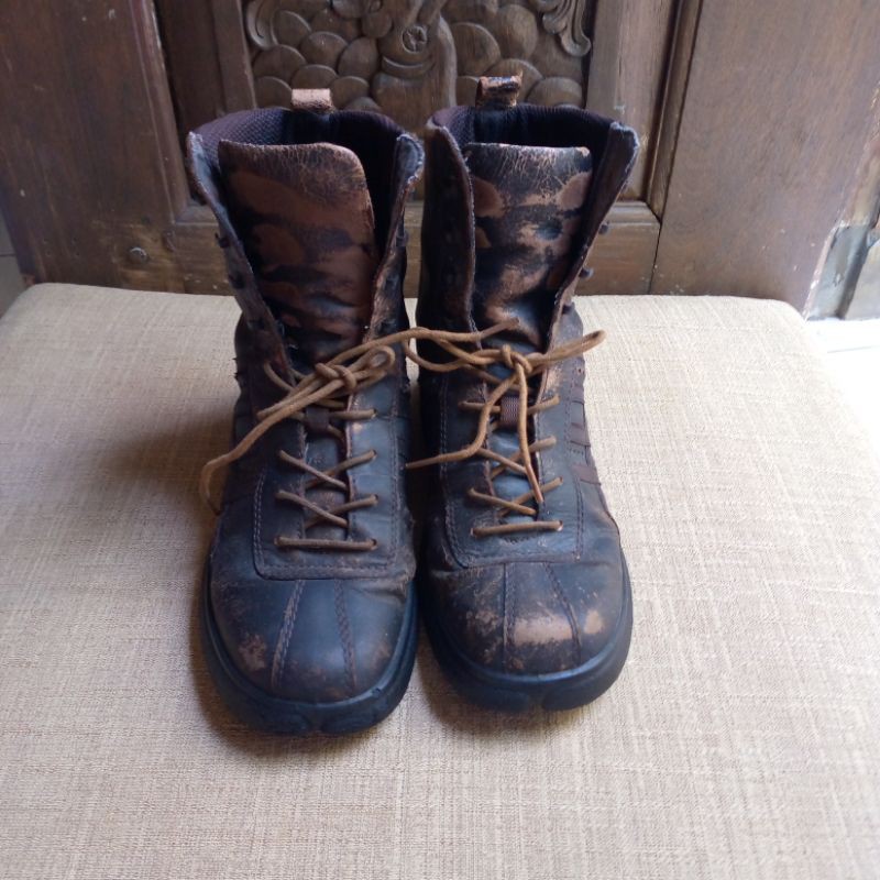 PrelovedSepatuBootsKulitEccoIstimewa