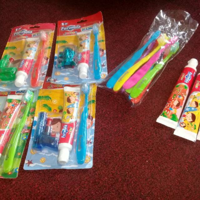 Sikat dan pasta gigi formula