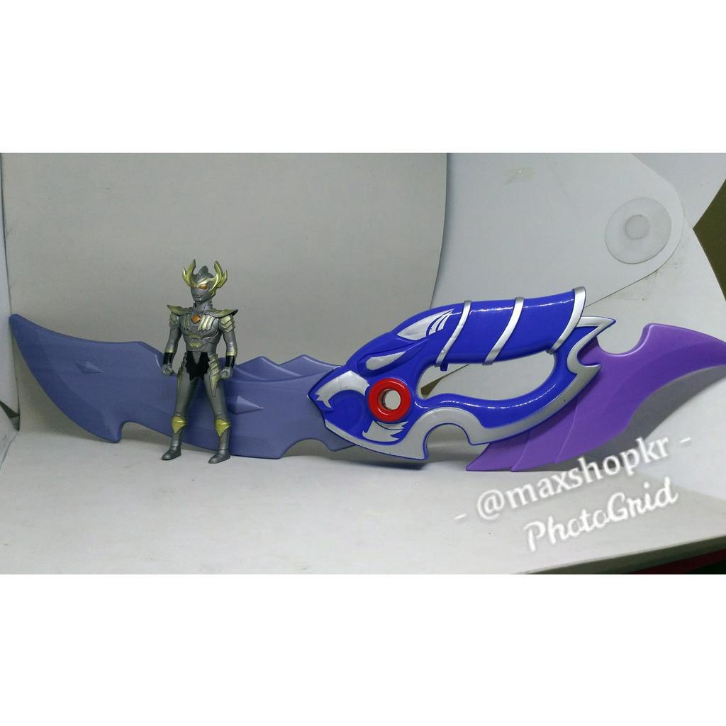 Pedang Ultraman Belial Claw Z Delta Sabit ORB Geed Lampu Action Figure