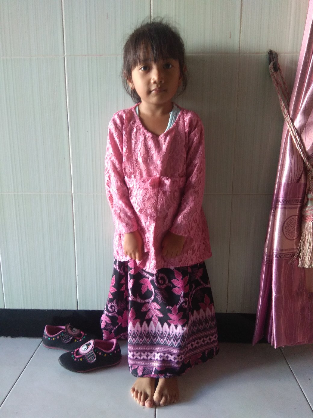 Set Shireen Kids Kebaya Brukat Anak & Rok Batik Duyung 6 Warna Termurah!!