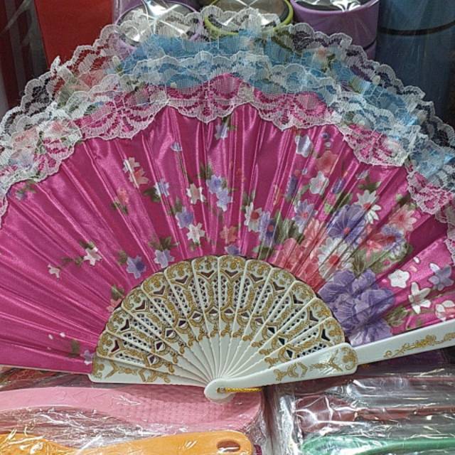 Souvenir kipas saten renda grosir