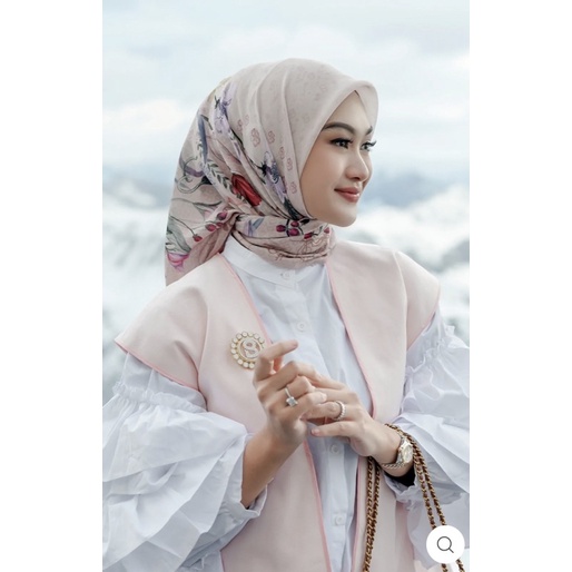 Buttonscarves Nada Fis Preloved