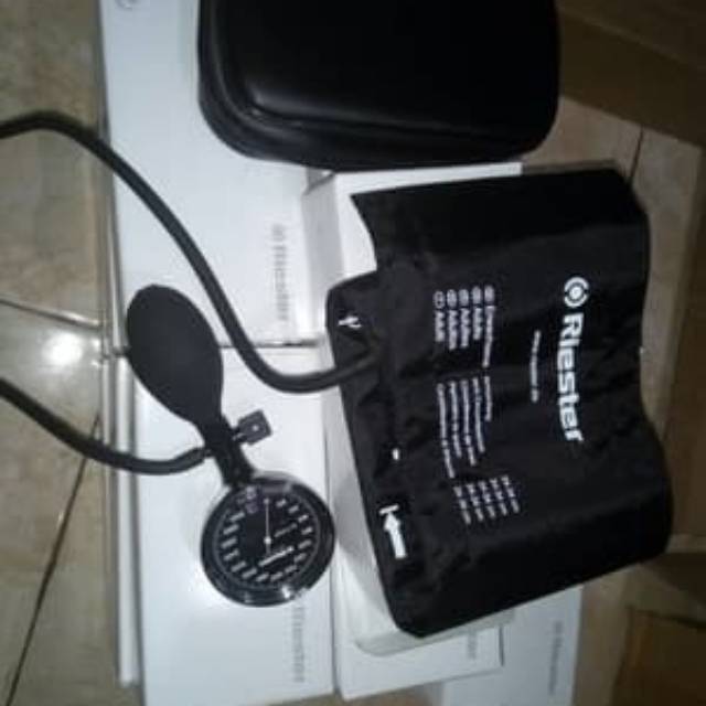 Tensimeter Aneroid RIESTER Emega