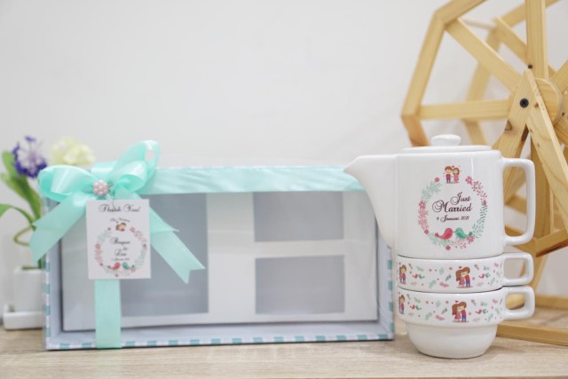Minim 25pcs Souvenir One Month Hamper / Souvenir Teapot / Teko Susun 2 Cangkir (mika Hard Box)