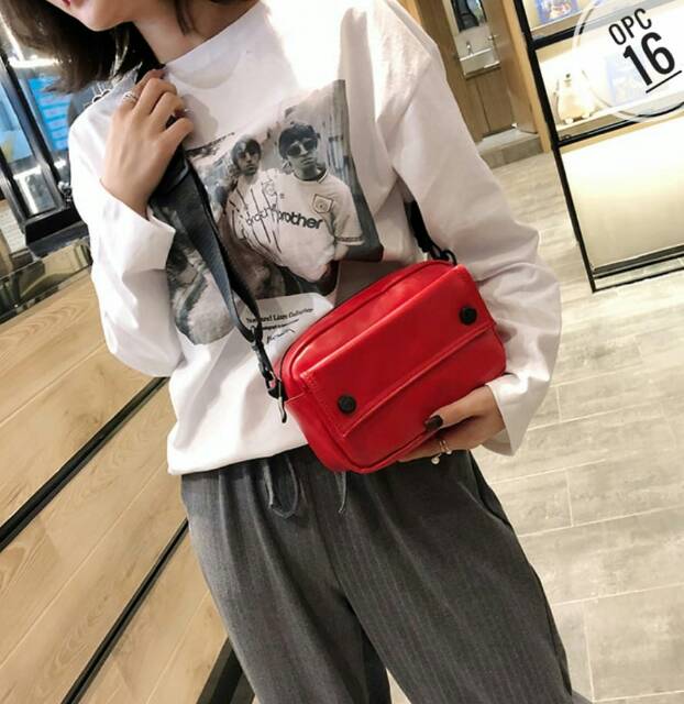 TAS SELEMPANG WANITA  FAIRIESE ESMONIA LOPPER HARDWARE GOLD ORIGINAL