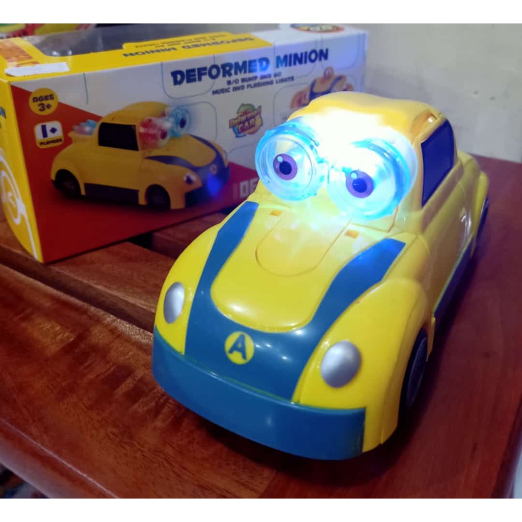 Deformed MINION mainan mobil jadi robot Mainan Robot Berubah Jadi Mobil Sound and Light 2in1