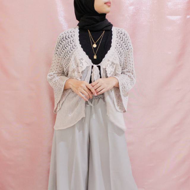 Petite Flute Flower Cream