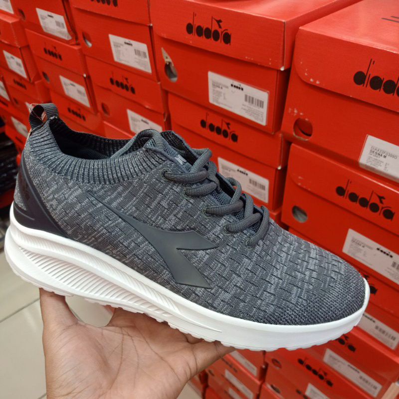 BEST SELLER  Diadora Original BNIB 100% /campari