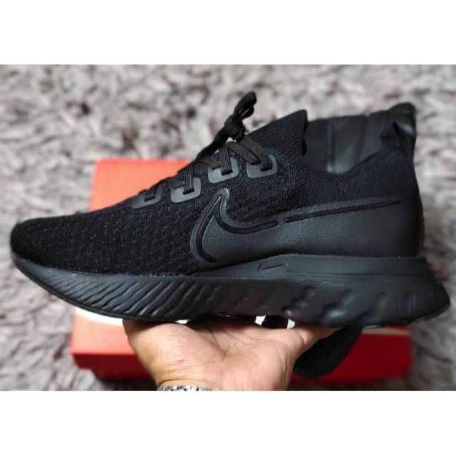 infinity react triple black