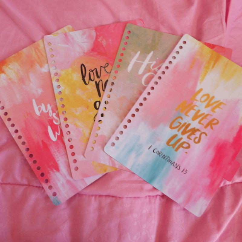 

Pembatas Binder Qoutes 20 Ring A5