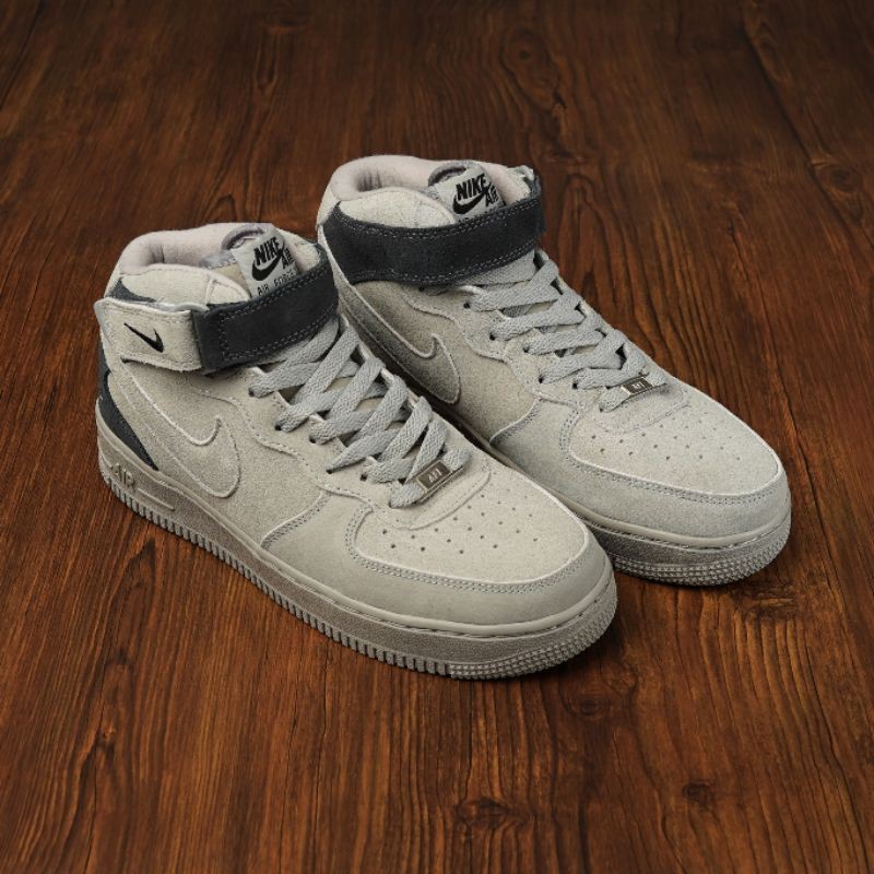 Sepatu Nike Air Force 1 Mid x Reigning Champ