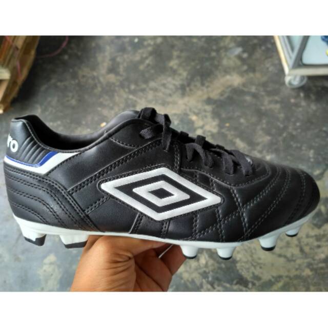 SALE SIZE 44 Sepatu Bola Umbro Speciali Eternal Club HG Black White Original