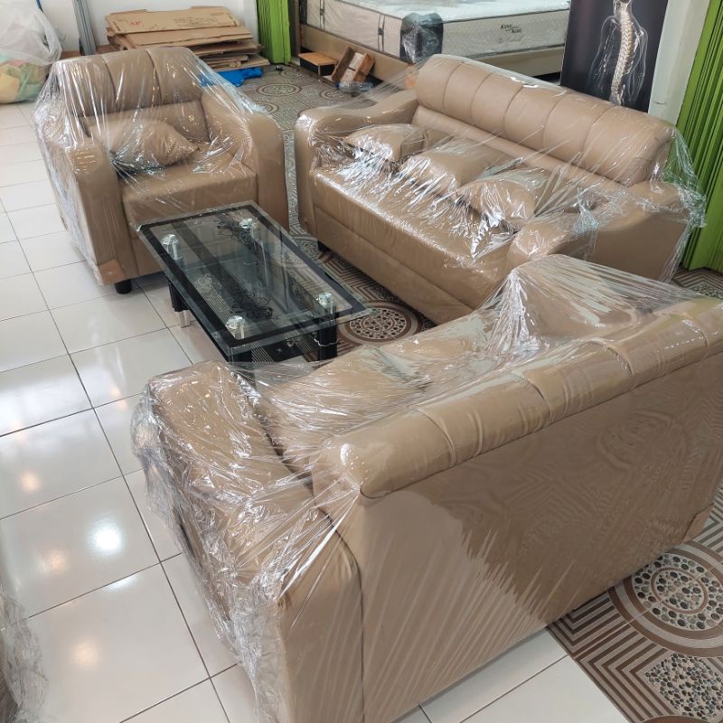 sofa 321 minimalis dan meja tamu