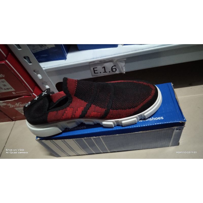 SEPATU SNEAKERS PEREMPUAN ORIGINAL DR KEVIN