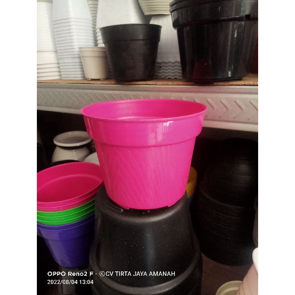 Pot Bunga Polos Warna ukuran 20 / pot plastik warna warni