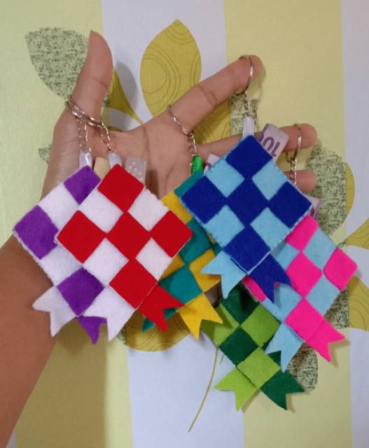 

Amplop ketupat lebaran, amplop gantungan kunci, amplop unik warna warni