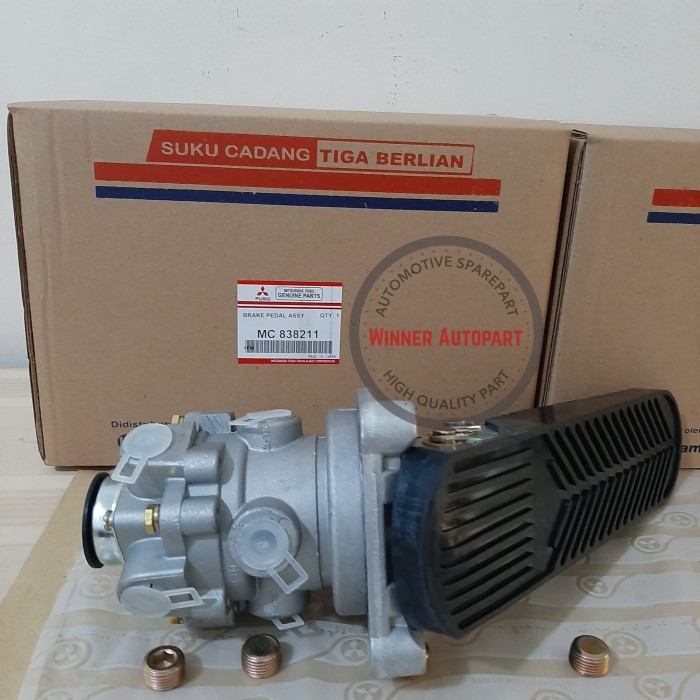 Pedal Rem Assy Fuso FM517 atau Brake Valve Assy Mitsubishi Fuso FM517 Terjangkau