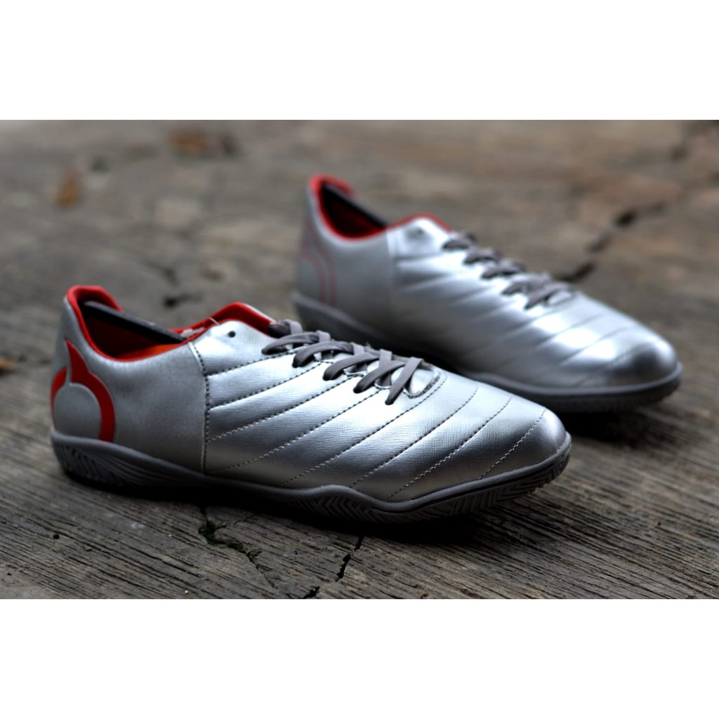 Sepatu Futsal Original Ortuseight Cygnus In Gold Red/ Grey Red