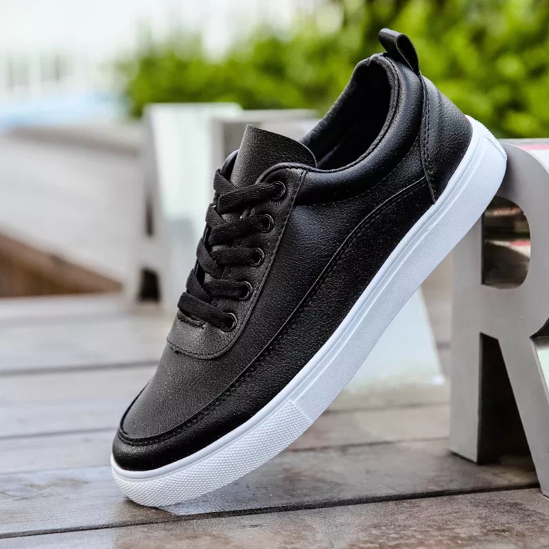 Sepatu Sneakers Pria Casual polos DS 16