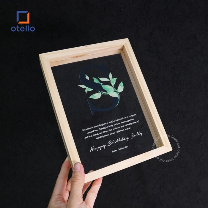 Wooden Floating Frame Tropical Initial Custom Hadiah Kado Sahabat Unik