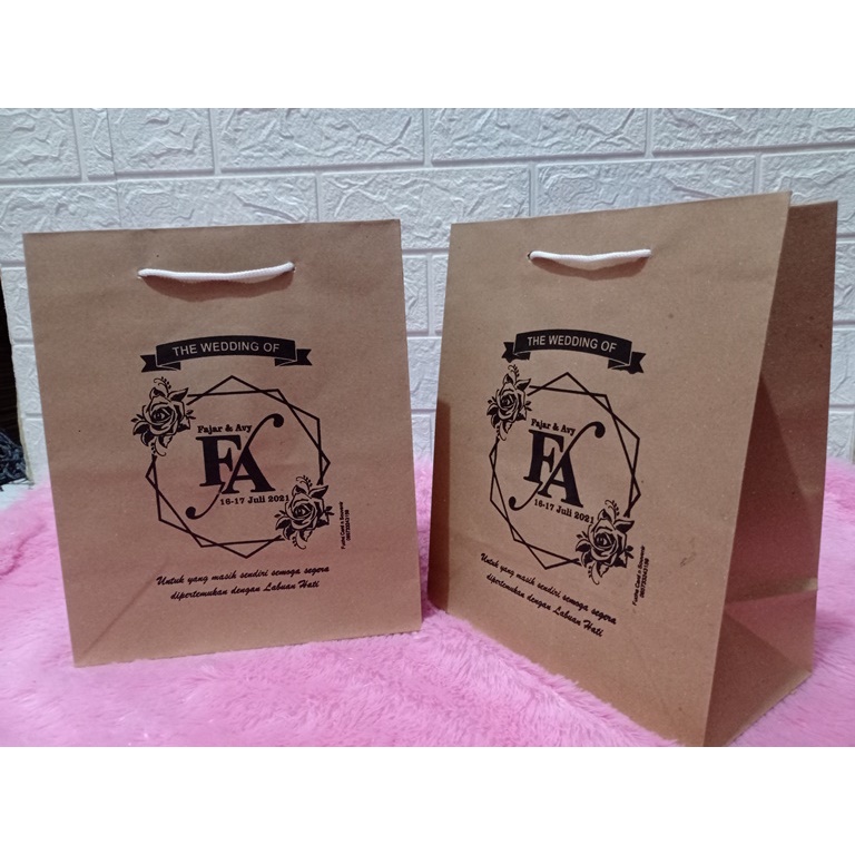 

TAS KERTAS COKLAT TAS KERTAS PAPER BAG COKLAT UK 20*10*25 ( 20x25) PLUS SABLON
