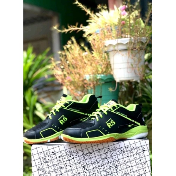 sepatu sport/sepatu olah raga/sepatu volly/sepatu batminton