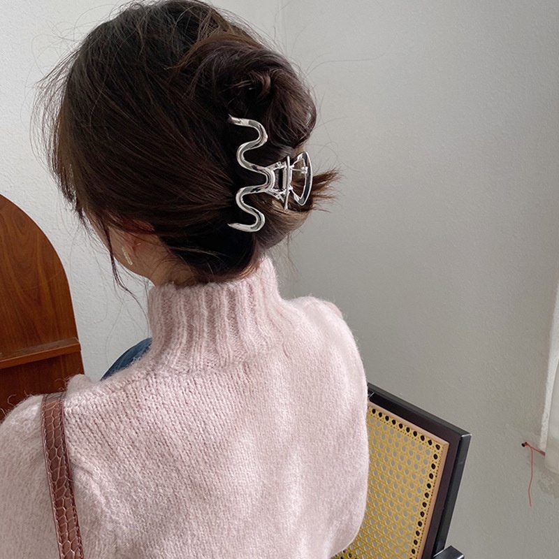 8.5CM JEPIT BESI WAVE M-SHAPE METAL GOLD SILVER GLOSSY SHINY LARGE JEPITAN RAMBUT MODEL GELOMBANG BENTUK M JEDAI BESAR WANITA KOREA HAIR CLIP CLAW FRENCH RETRO ELEGANT AKSESORIS WANITA ANAK HAIRCLIP BESAR TEBAL KUAT