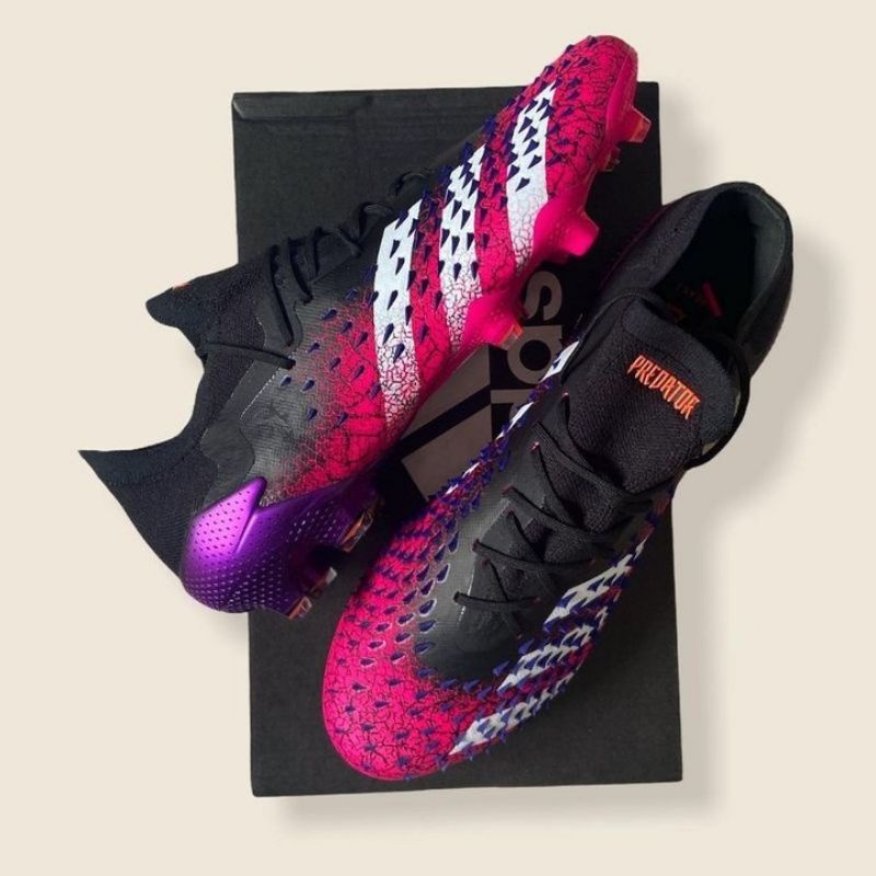 Sepatu Bola Adidas Predator Freak 1 Low Superspectral Pack FG