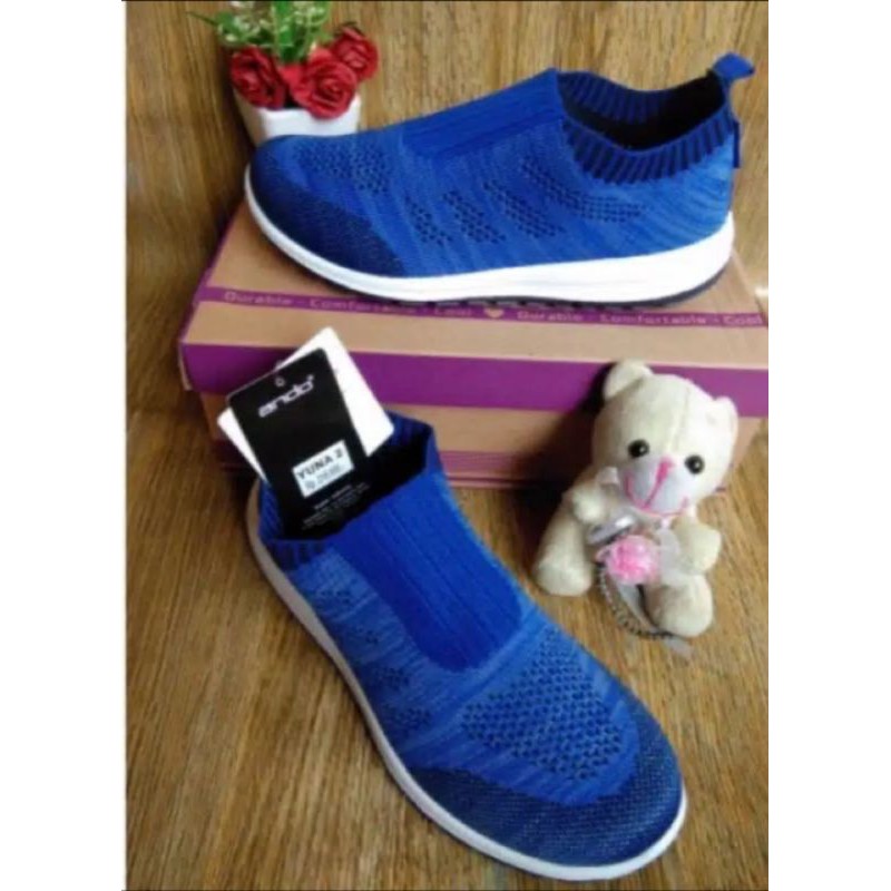 Sepatu ando yuna -sepatu slip on rajut